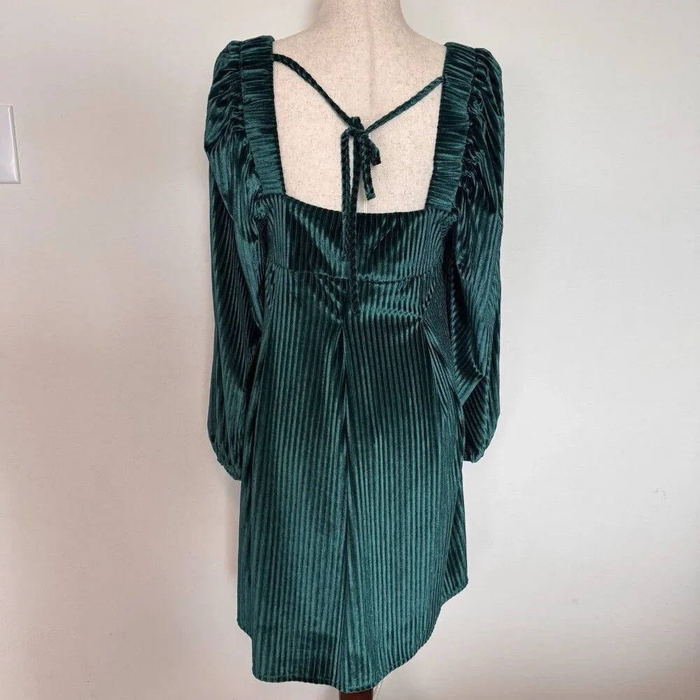 Women’s Mini Dress Emerald Green Medium Christmas Holiday Wicked Velvet Ribbed